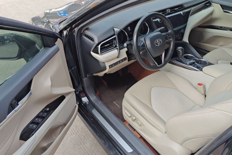 丰田 凯美瑞 2019款 2.5G 豪华版 国VI中控内饰7003