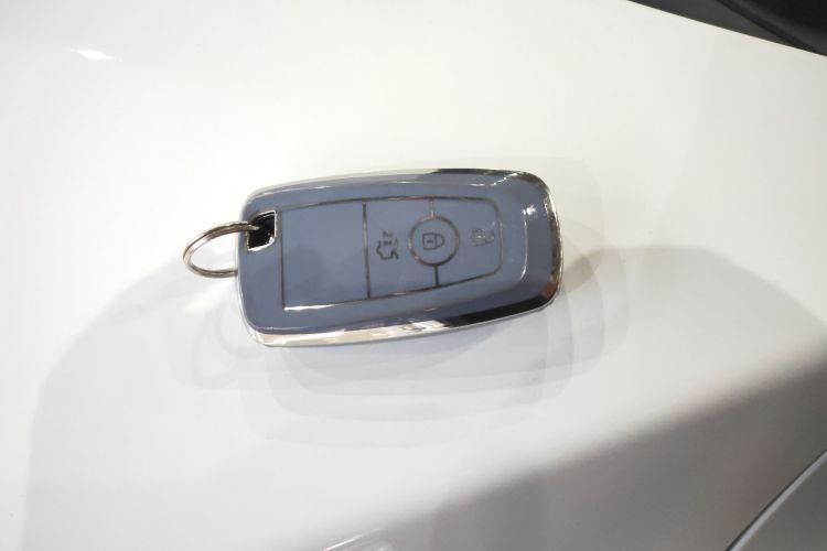 福特 福克斯 2021款 三厢 1.5L 自动锋跃型中控内饰11