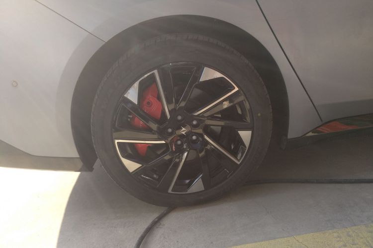 东风奕派 eπ007 2024款 纯电 540四驱Max版车身外观6008