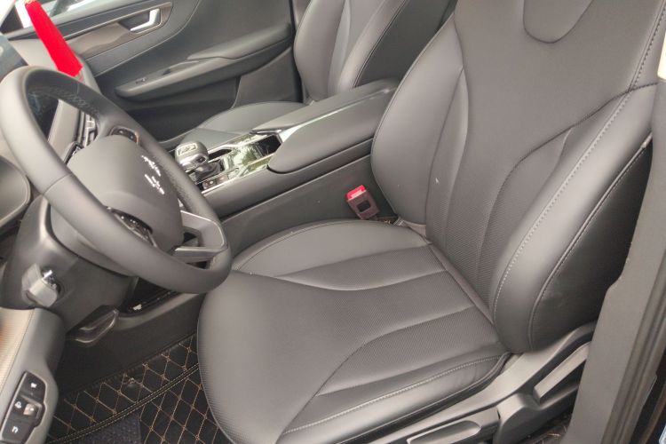 红旗E-QM5 2022款 431km 充电乐享版中控内饰19