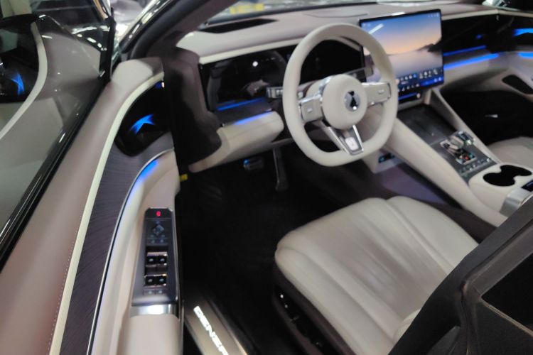 腾势Z9GT 2024款 1100四驱Max版中控内饰20