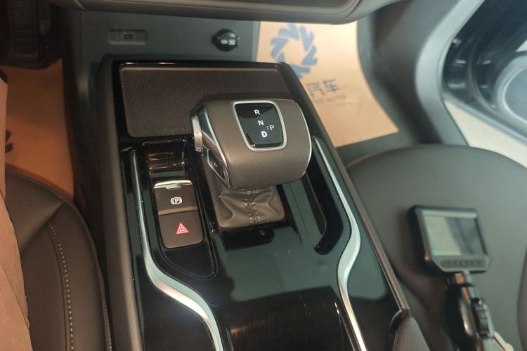 红旗E-QM5 2023款 基础出行版中控内饰18