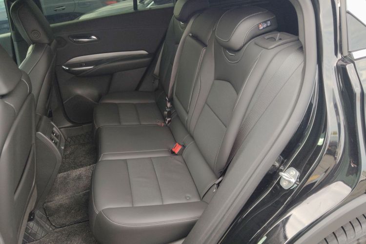 凯迪拉克XT4 2024款 28T 两驱尊贵型中控内饰21