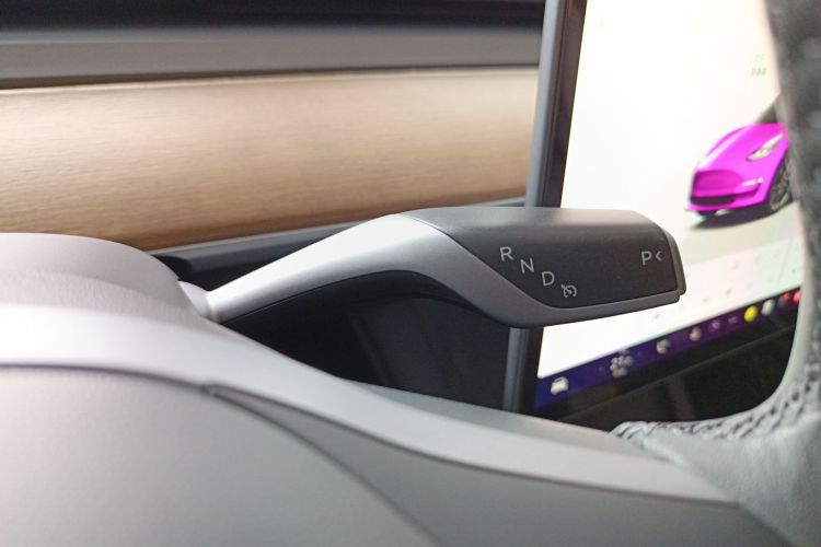 特斯拉 Model 3 2022款 后轮驱动版中控内饰18