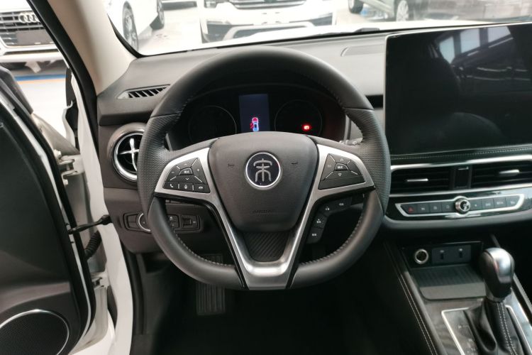 比亚迪 宋 2019款 1.5TI 自动智联越动型中控内饰13