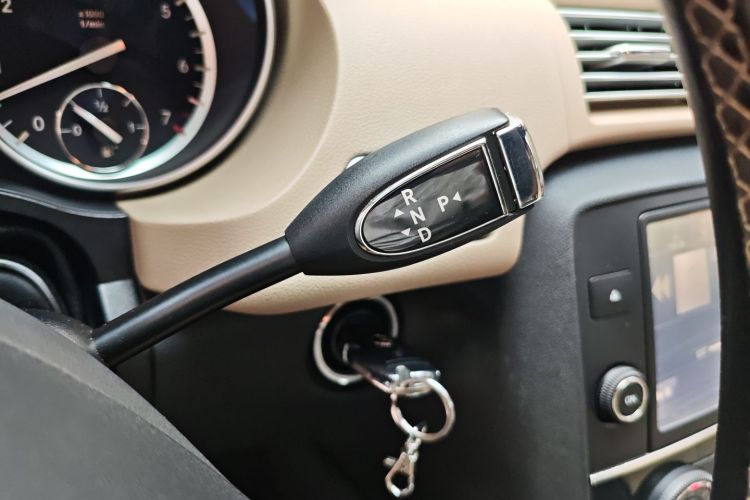 奔驰R级 2014款 R 320 4MATIC 豪华型中控内饰18