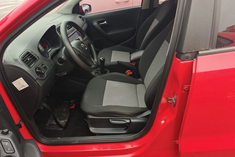 大众 Polo 2016款 1.4L 手动风尚型中控内饰19