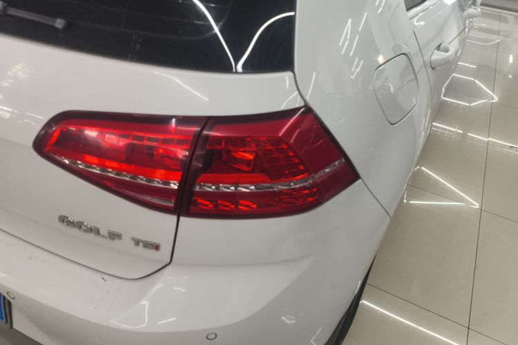 大众 高尔夫 2015款 1.4TSI 自动豪华型车身外观9