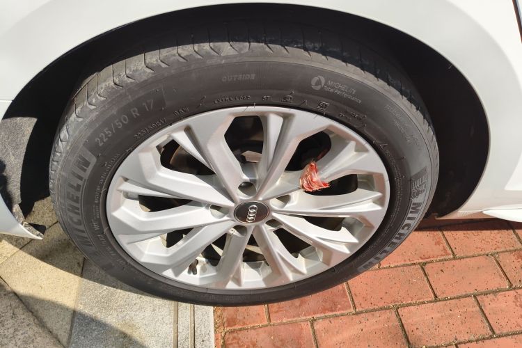 奥迪A4L 2019款 40 TFSI 进取型 国VI车身外观6008