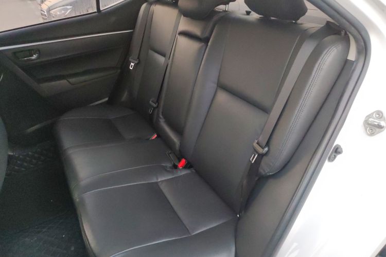 丰田 卡罗拉 2017款 改款 1.2T S-CVT GL-i中控内饰21