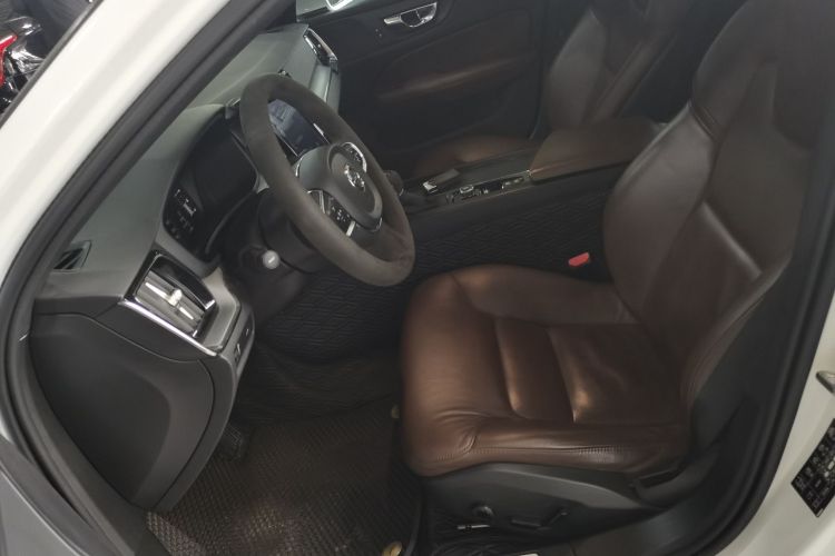 沃尔沃S60 2020款 T4 智逸豪华版中控内饰20