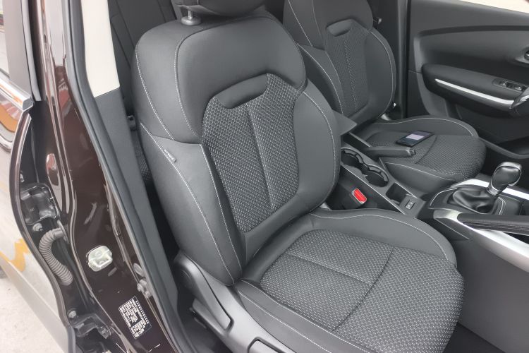 雷诺 科雷嘉 2017款 2.0L 两驱舒适版局部细节41