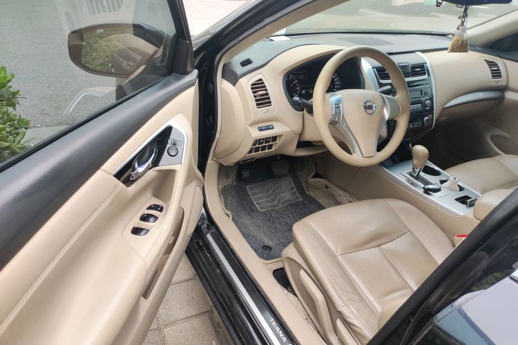 日产 天籁 2016款 2.0L XE 时尚版中控内饰20