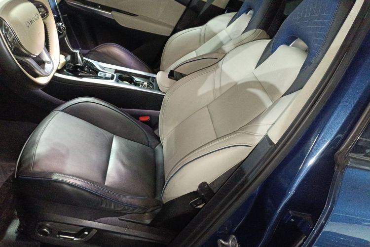 领克01 2017款 2.0T 两驱耀Pro版中控内饰19