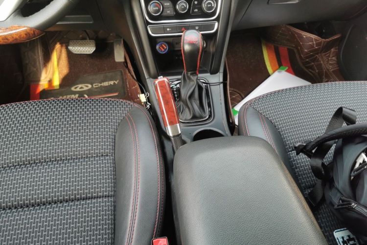 奇瑞 瑞虎3 2016款 1.6L CVT智尚版中控内饰18