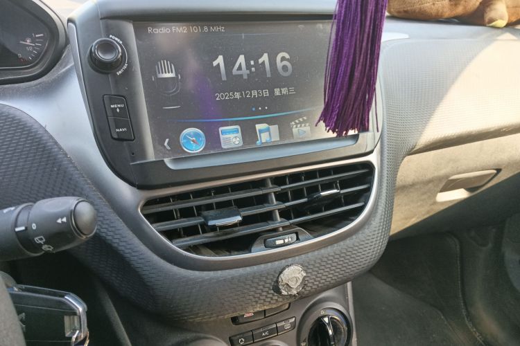 标致2008 2015款 1.6L 自动玩酷版中控内饰16