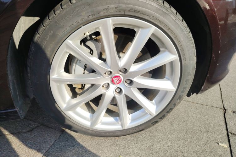 捷豹XJ 2016款 XJL 3.0 SC 四驱全景商务版车身外观10