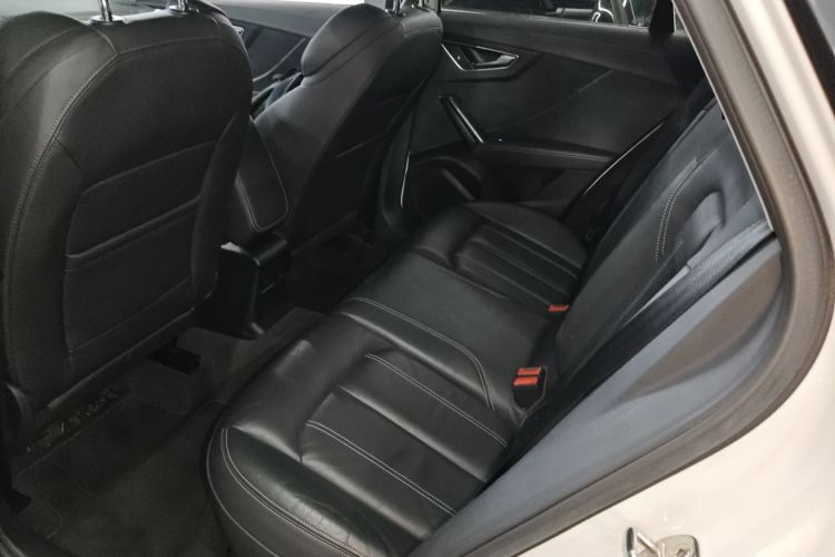 奥迪Q2L 2022款 35 TFSI 进取致雅型中控内饰7004