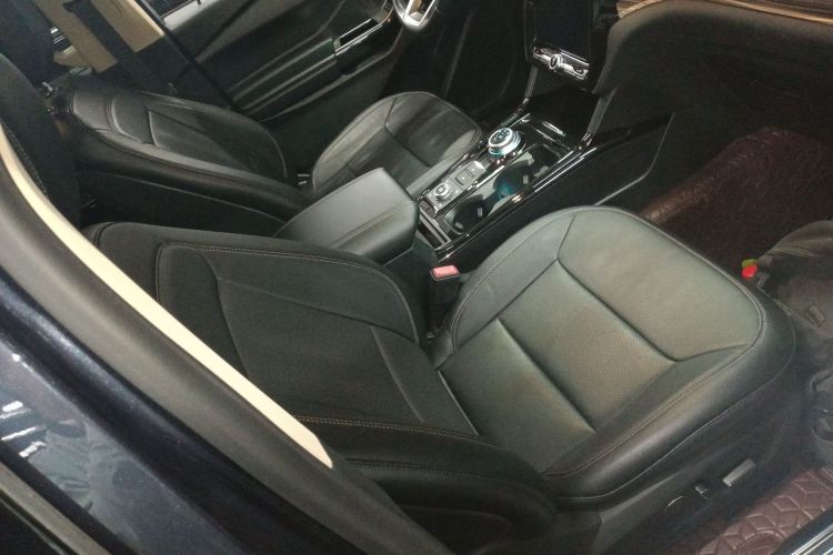 福特 探险者 2020款 EcoBoost 285 四驱钛金版 7座局部细节41