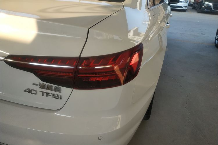 奥迪A4L 2025款 200万辆悦享版 40 TFSI 时尚动感型车身外观6006