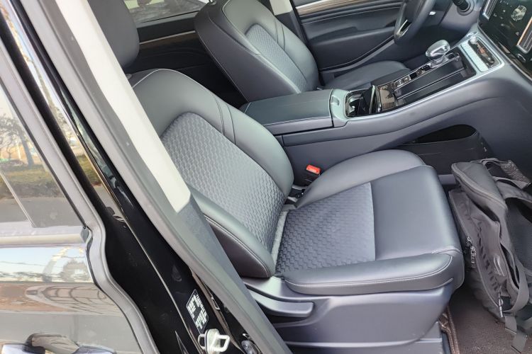 广汽传祺 传祺M8 2023款 领秀系列 390T 豪华版局部细节41