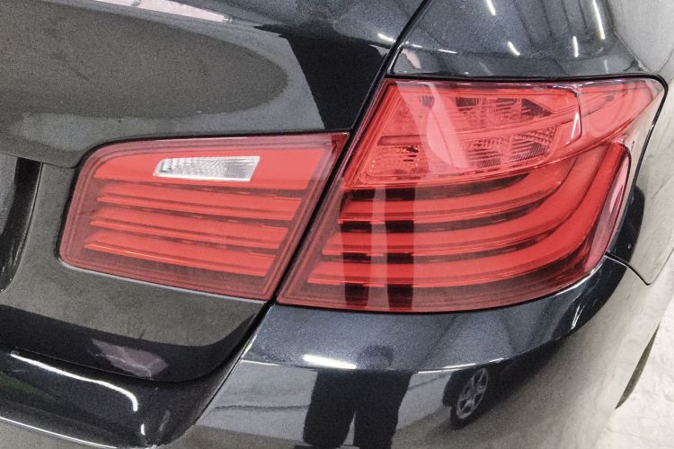 宝马5系 2014款 520Li 典雅型车身外观9