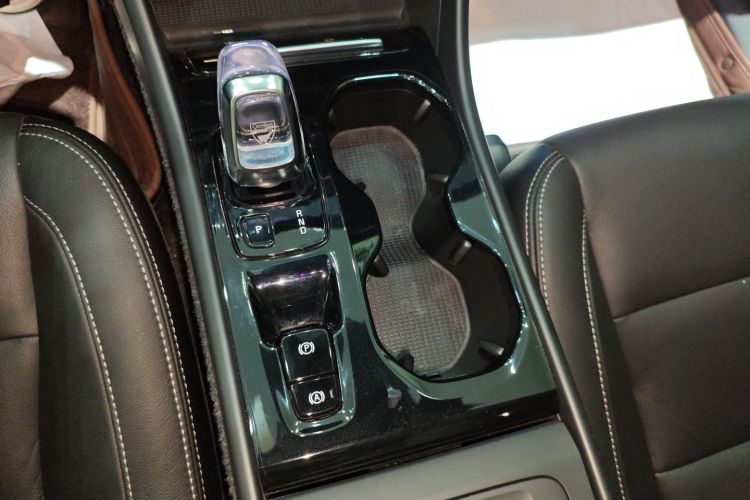 沃尔沃XC40 2020款 T4 四驱智远豪华版中控内饰18