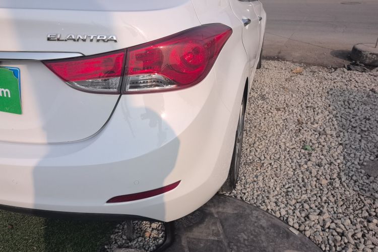 现代 朗动 2015款 1.6L 自动领先型车身外观9