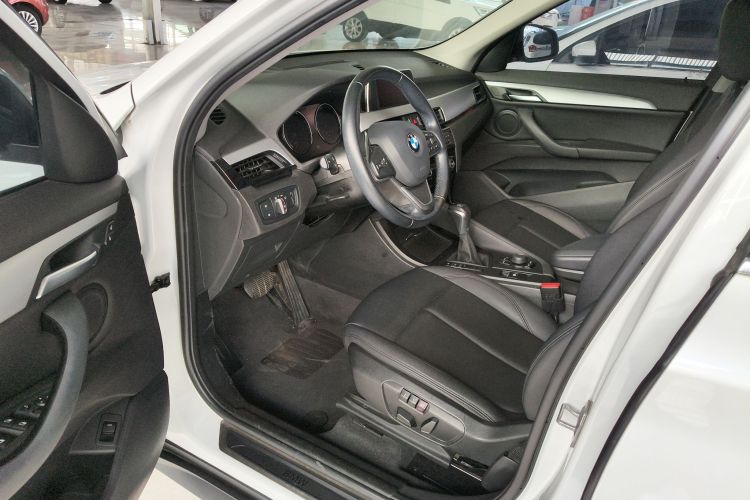 宝马X1 2019款 sDrive20Li 领先型中控内饰20