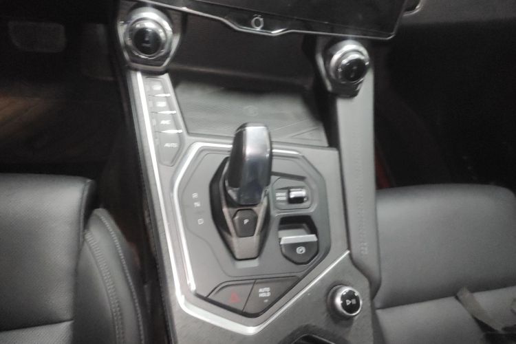 领克01 2021款 2.0TD 两驱型Pro中控内饰18