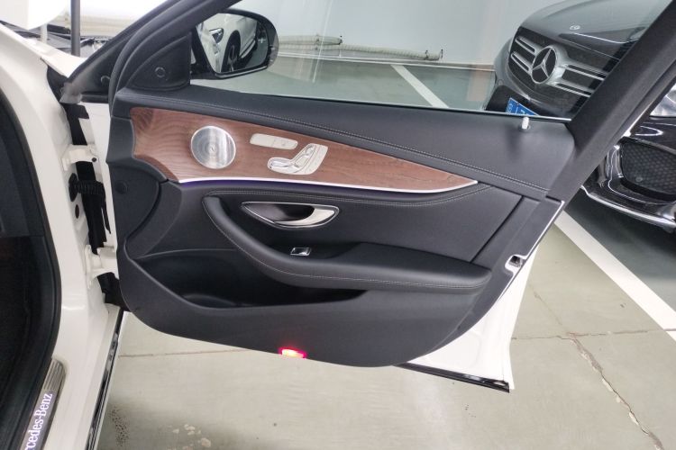 奔驰E级 2020款 E 300 L 豪华型中控内饰7005