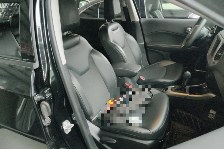 Jeep 指南者 2019款 220T 自动悦享版中控内饰41