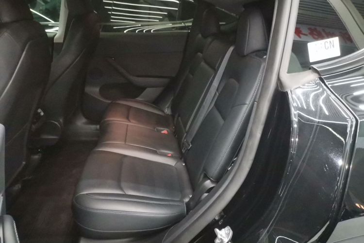 特斯拉 Model Y 2022款 Performance高性能全轮驱动版中控内饰21