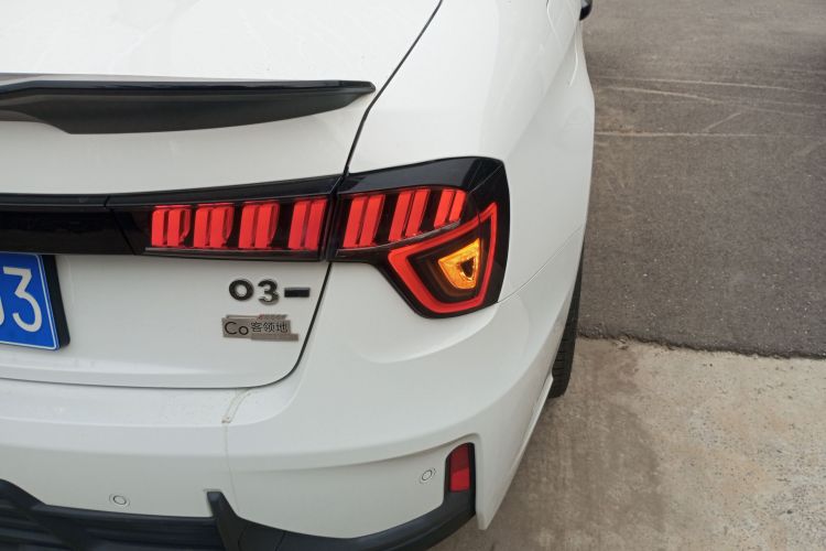 领克03 2021款 2.0TD 自动劲 冠军版车身外观9