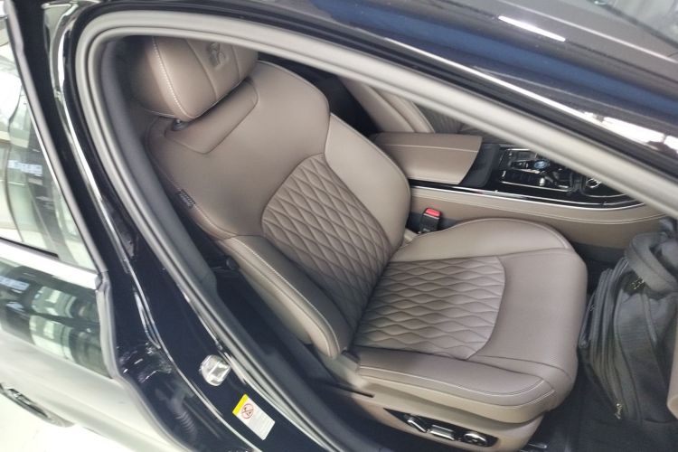 比亚迪 汉 2025款 DM-i 125KM尊贵型局部细节41