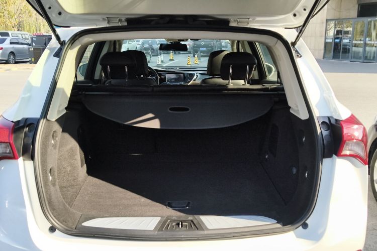 别克 昂科威 2018款 20T 两驱精英型机舱底盘23