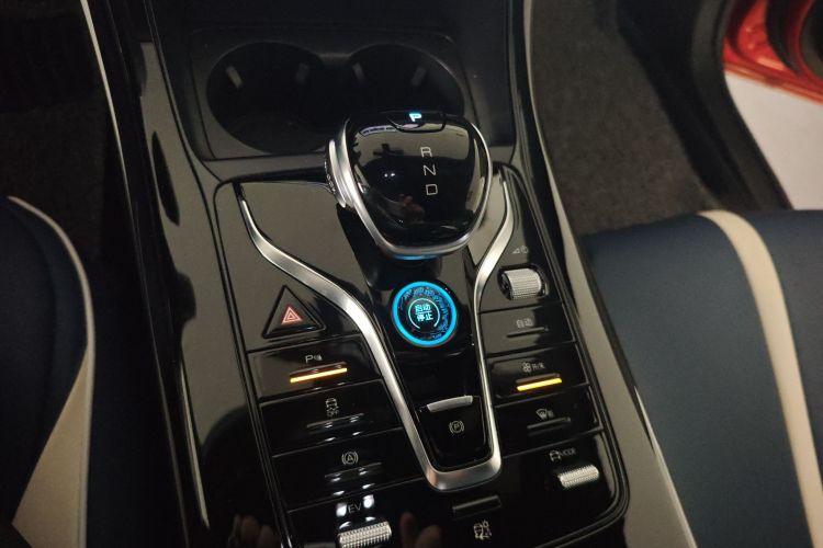 比亚迪 秦PLUS 2023款 冠军版 DM-i 55KM领先型中控内饰18