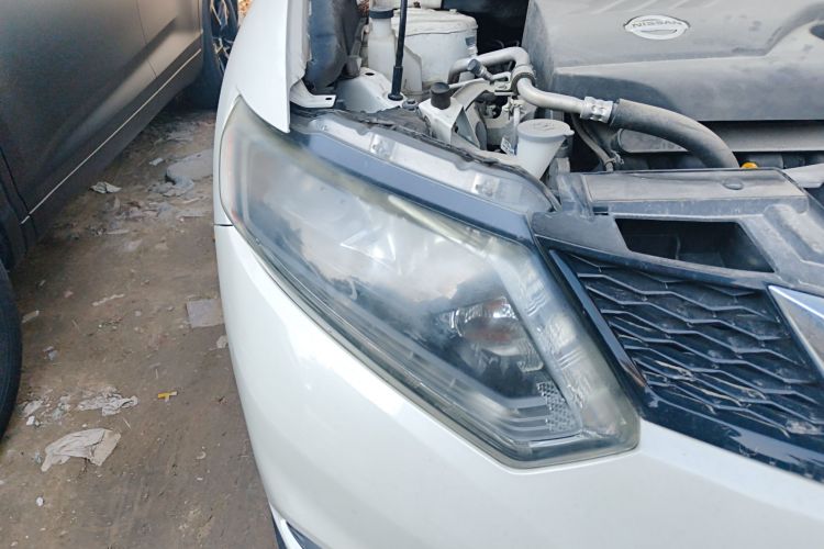 日产 奇骏 2014款 2.0L CVT舒适版 2WD车身外观8