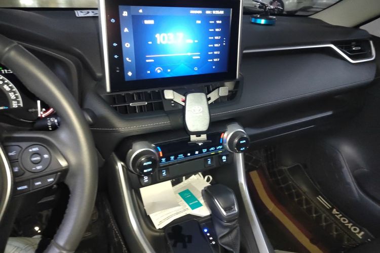 丰田 RAV4荣放 2021款 2.0L CVT两驱风尚PLUS版中控内饰16