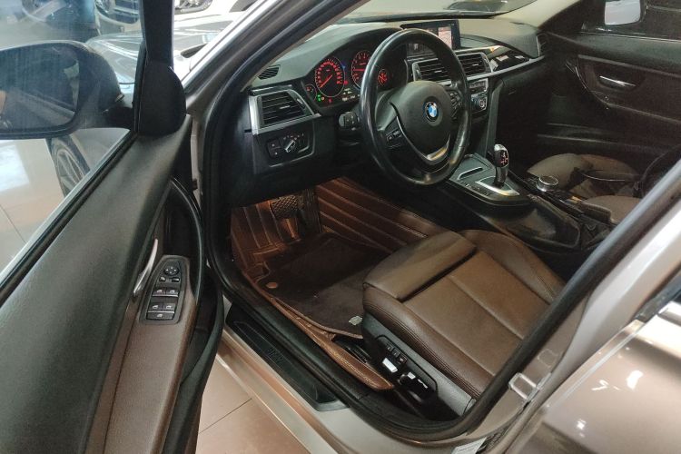 宝马3系 2019款 320Li 时尚型中控内饰20