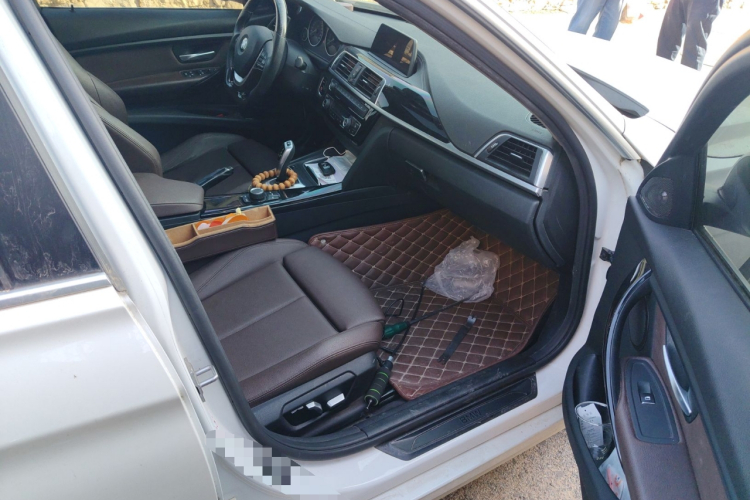 宝马3系 2018款 320Li xDrive 时尚型局部细节9005