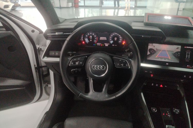 奥迪A3 2021款 A3L Limousine 35 TFSI 时尚致雅型中控内饰13