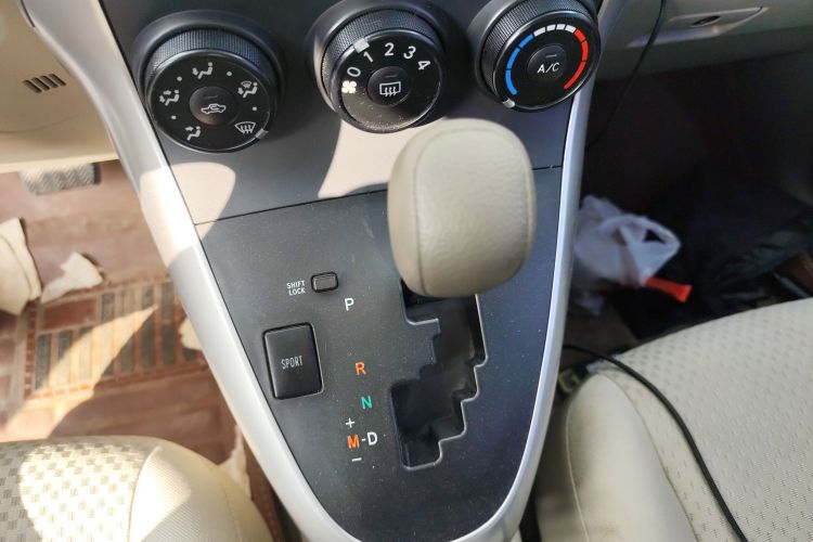 丰田 逸致 2014款 星耀 180E CVT精英版中控内饰18