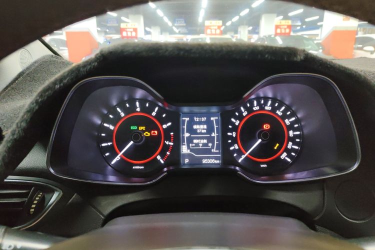 奇瑞 艾瑞泽5 2017款 1.5L CVT豪华版中控内饰14