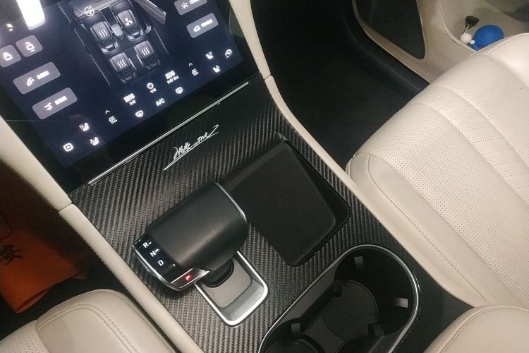 理想汽车 理想ONE 2020款 增程6座版中控内饰18