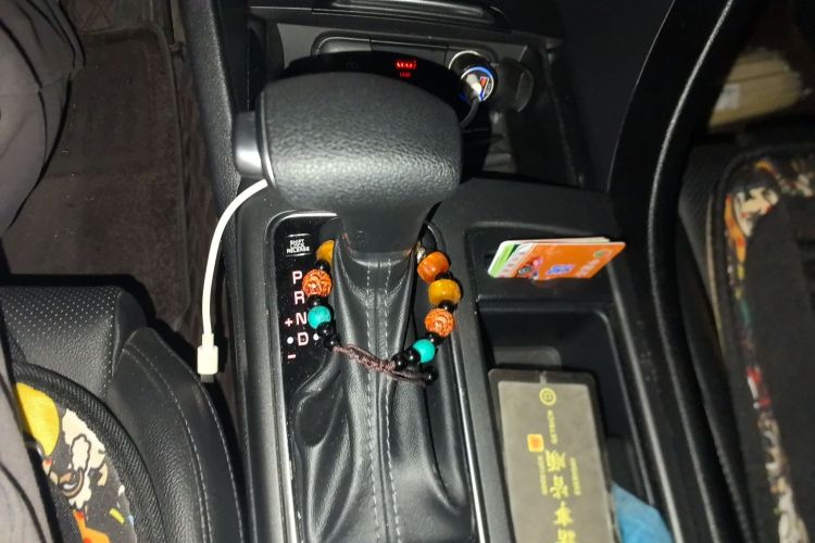 起亚K5新能源 2018款 2.0L 智享版中控内饰18