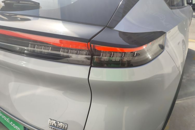 东风风神 皓瀚 2023款 DH-i 1.5T 尊贵版车身外观6006