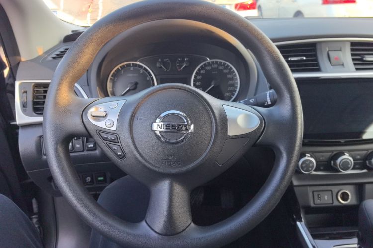 日产 轩逸 2022款 经典 1.6XL CVT豪华版中控内饰13