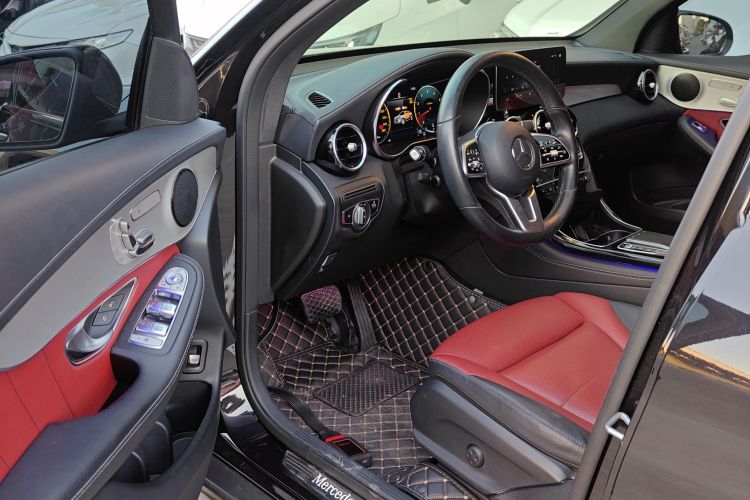 奔驰GLC轿跑 2021款 GLC 260 4MATIC 轿跑SUV中控内饰20