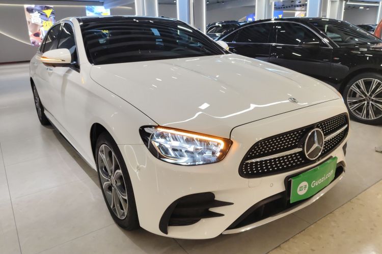 奔驰E级 2023款 E 300 L 运动豪华型车身外观3